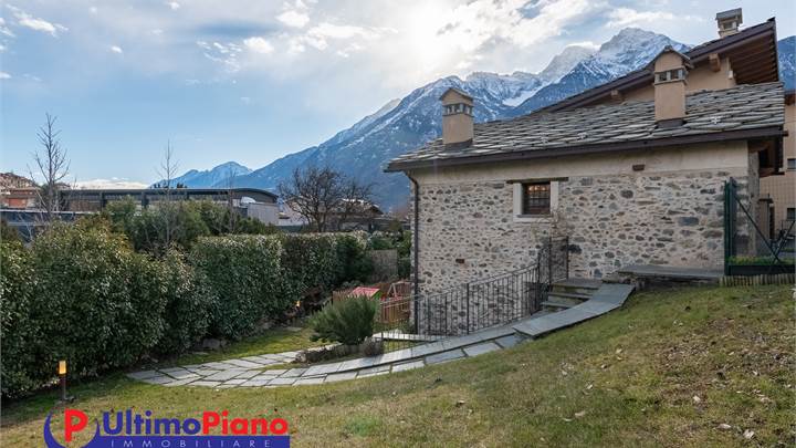 Casa con giardino in centro storico