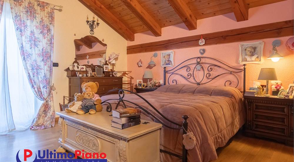 camera da letto primo piano